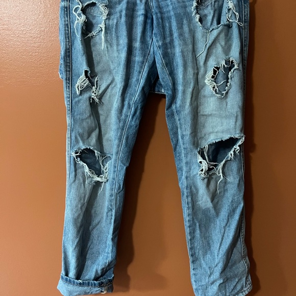 Distressed boyfriend jeans - Picture 5 of 5